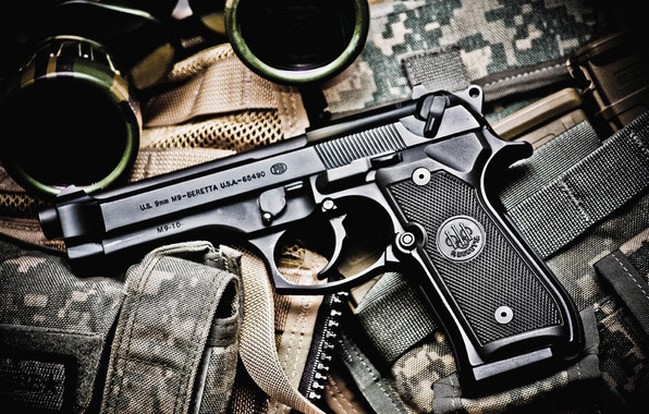 Pistola BERETTA 92FS, l’arma perfetta