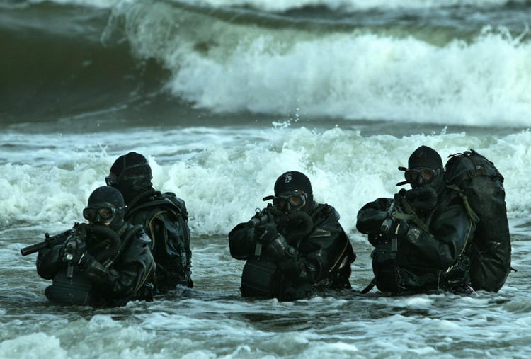 US Navy SEALS con MP5