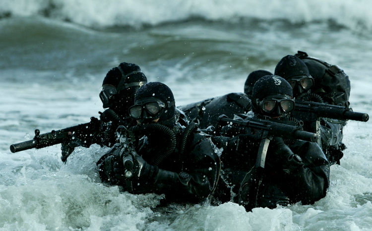 US Navy SEALS con MP5