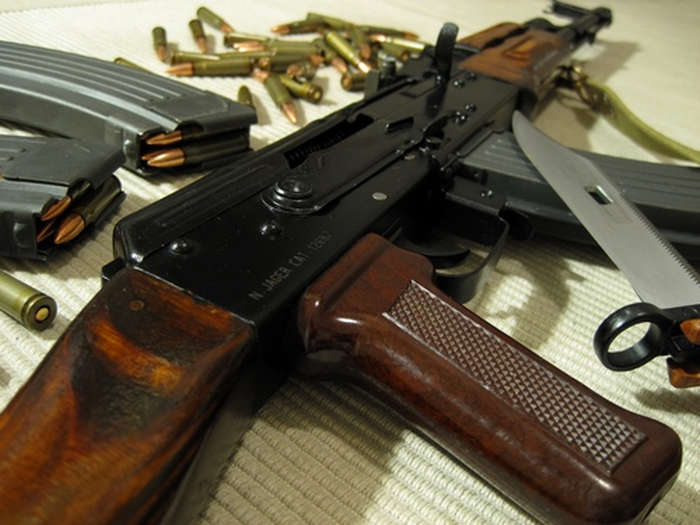 AK-47 con baionetta